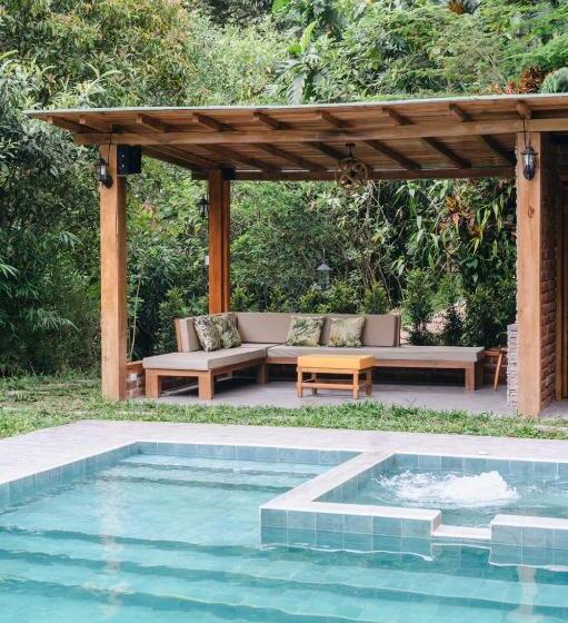 Отель Piripe Wellness Lodge