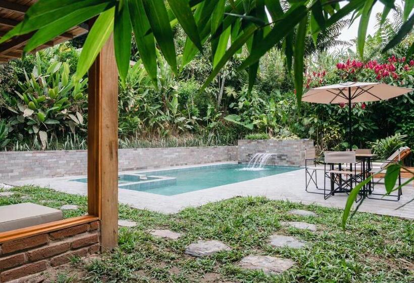 Отель Piripe Wellness Lodge