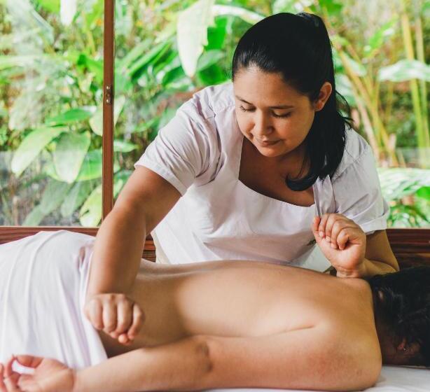 Отель Piripe Wellness Lodge