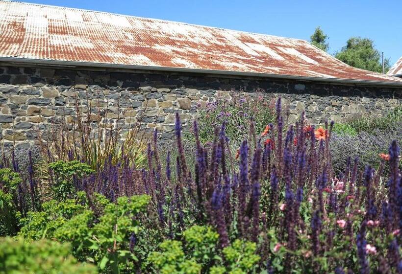 فندق Robin Hoods Well Farm Stay