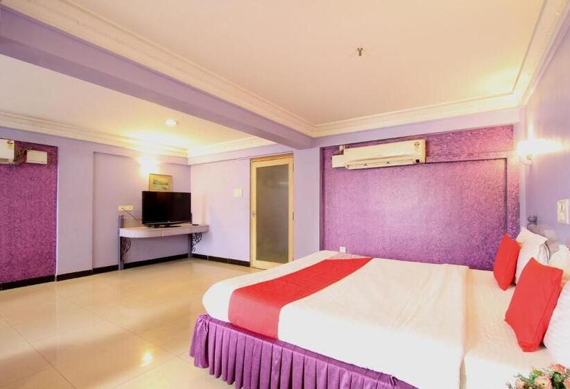 בית מלון כפרי Vaccinated Staff  Oyo 23182  Dhammanagi Comforts