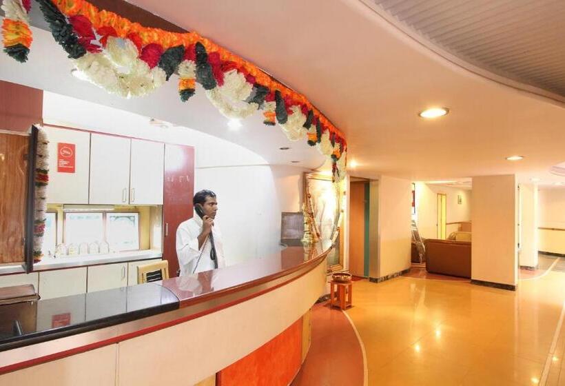 בית מלון כפרי Vaccinated Staff  Oyo 23182  Dhammanagi Comforts