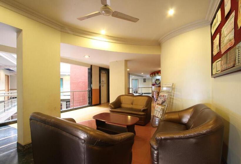 בית מלון כפרי Vaccinated Staff  Oyo 23182  Dhammanagi Comforts