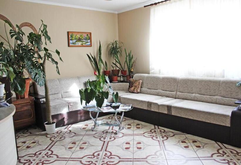 בית מלון כפרי Zhyttedar