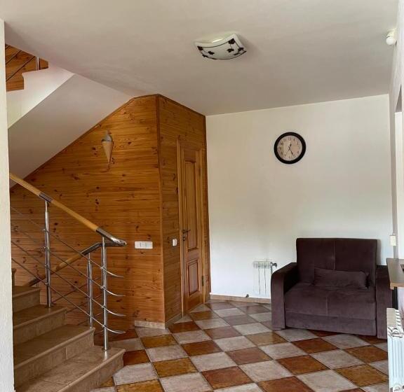 פנסיון приватний будинок для сімейного відпочинку з басейном і сауною