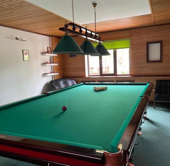 Pension приватний будинок для сімейного відпочинку з басейном і сауною