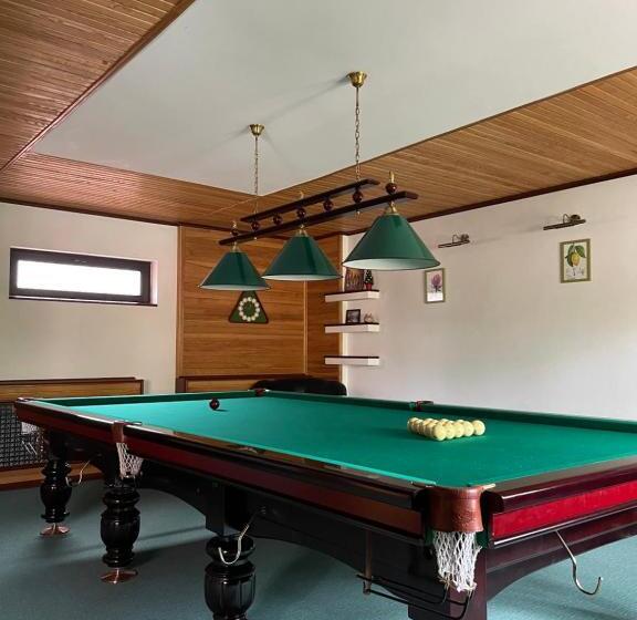 Pension приватний будинок для сімейного відпочинку з басейном і сауною