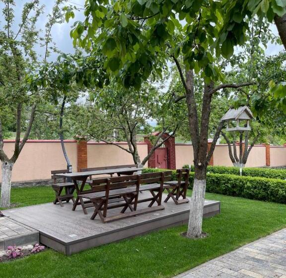 Pension приватний будинок для сімейного відпочинку з басейном і сауною