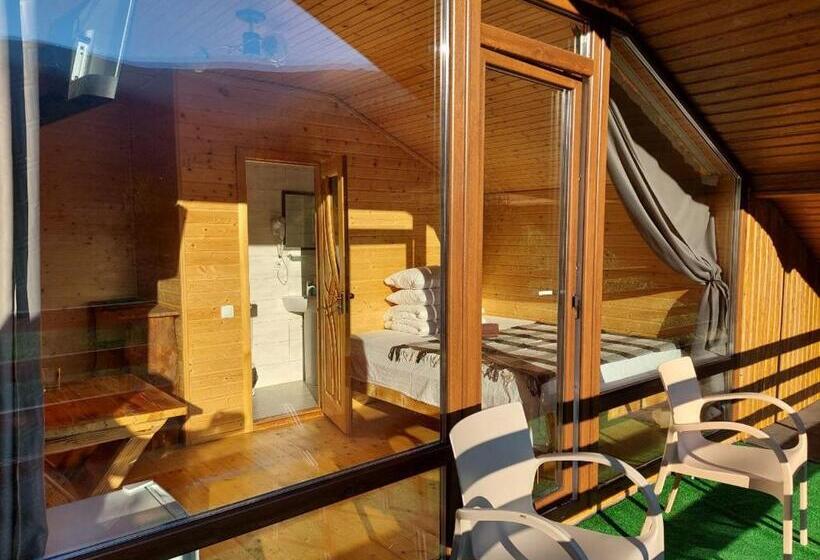 Пансион під горбком