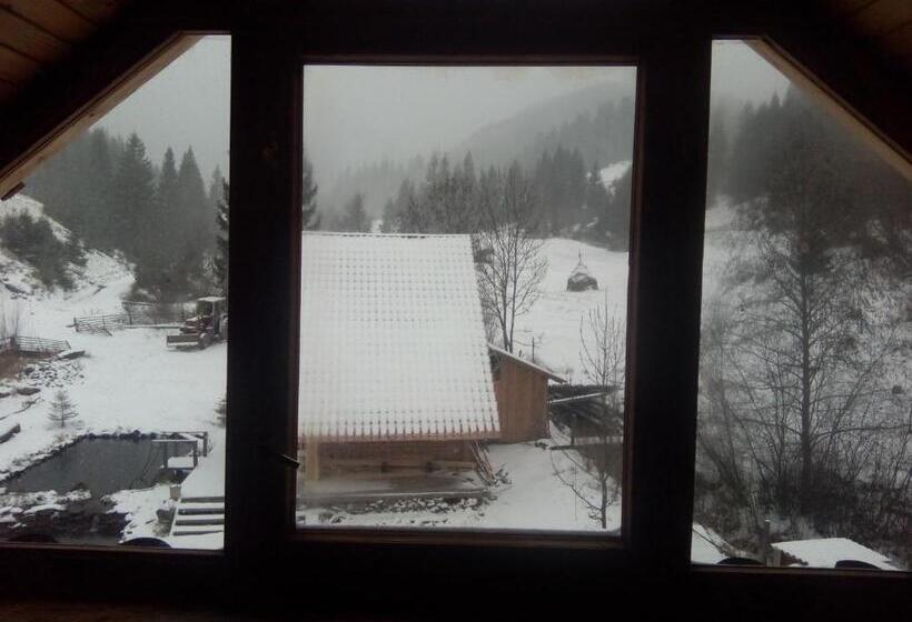 Пансион під горбком