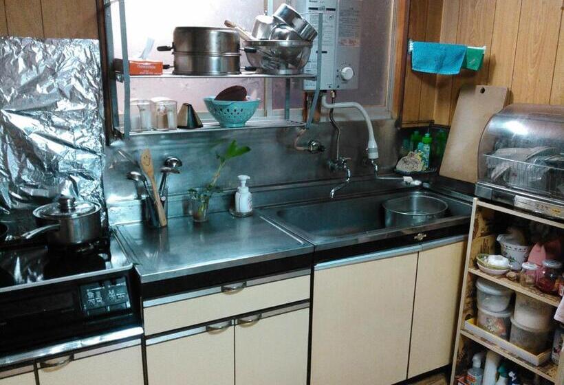 Pension (Hôtel basse catégorie) 昭和の宿 汐凪 Shionagi