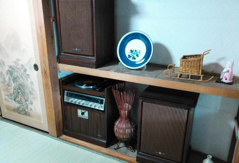 Pension (Hôtel basse catégorie) 昭和の宿 汐凪 Shionagi