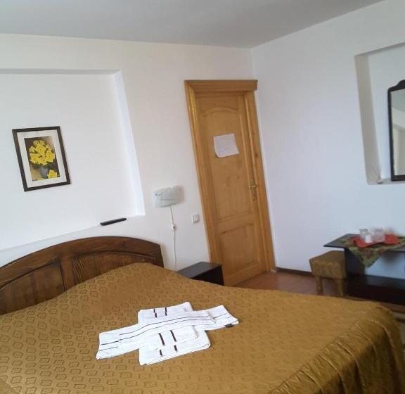 פנסיון Camere De Inchiriat Edelweiss