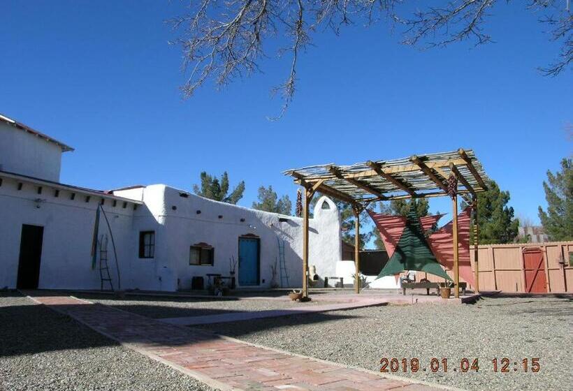 بنسيون Casita At St Francis Hatch Nm