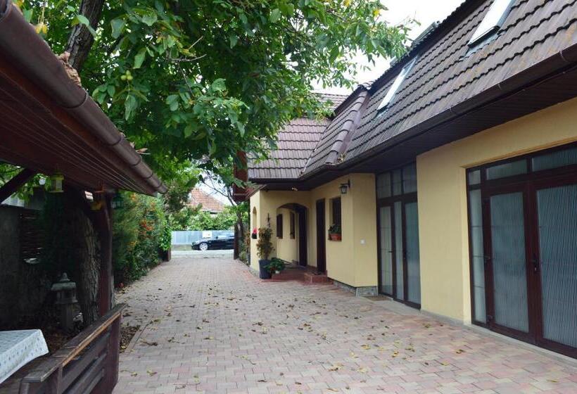 بنسيون La Mos Pavel