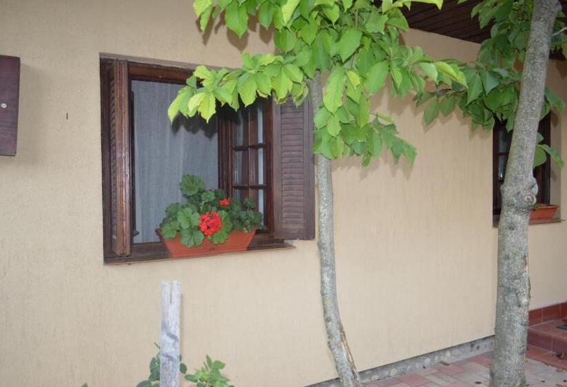 ペンション La Mos Pavel