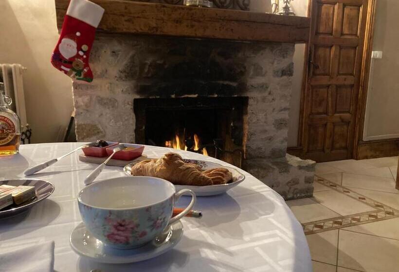 بنسيون Le Colombier De Hanches   Teritoria