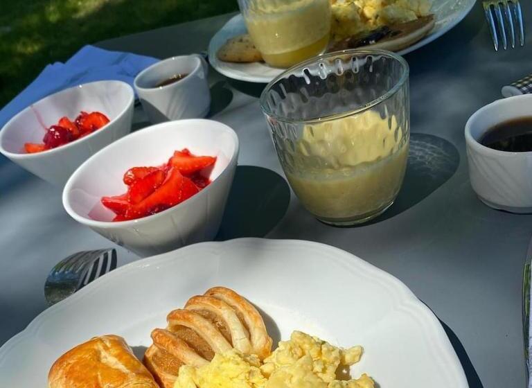 بنسيون Le Colombier De Hanches   Teritoria