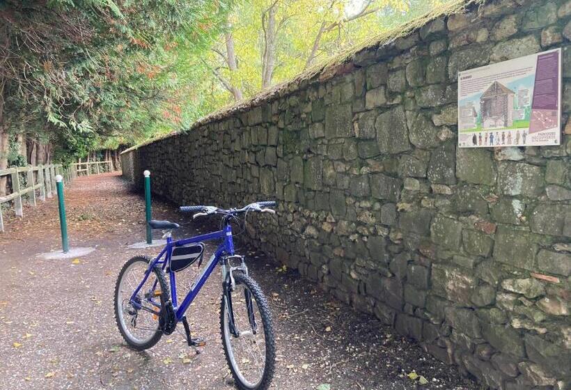 פנסיון Le Colombier De Hanches   Teritoria