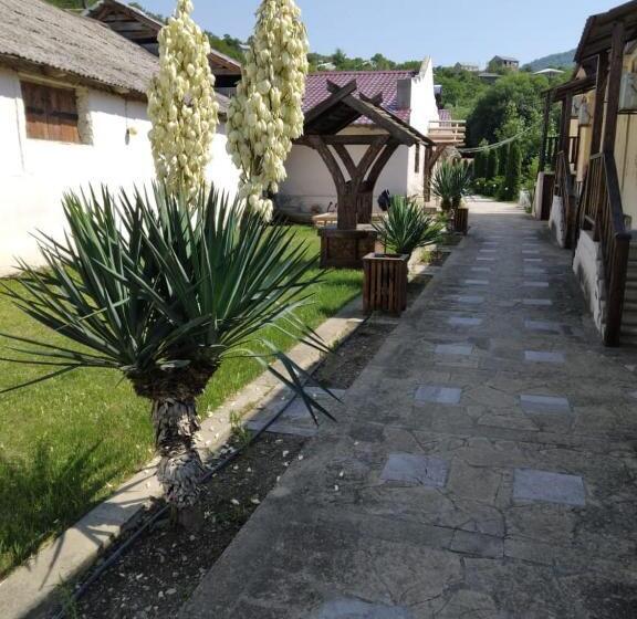 Пансион Menua