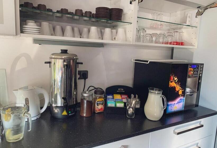 펜션 Penzion Black Hole