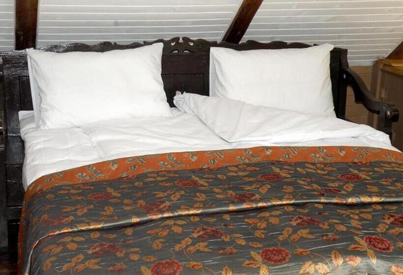 פנסיון Salamandra Village