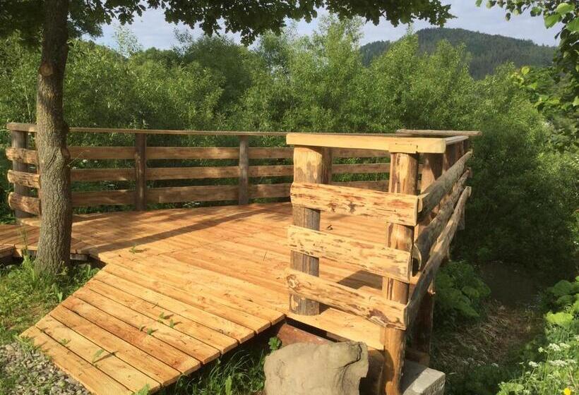 פנסיון Salamandra Village