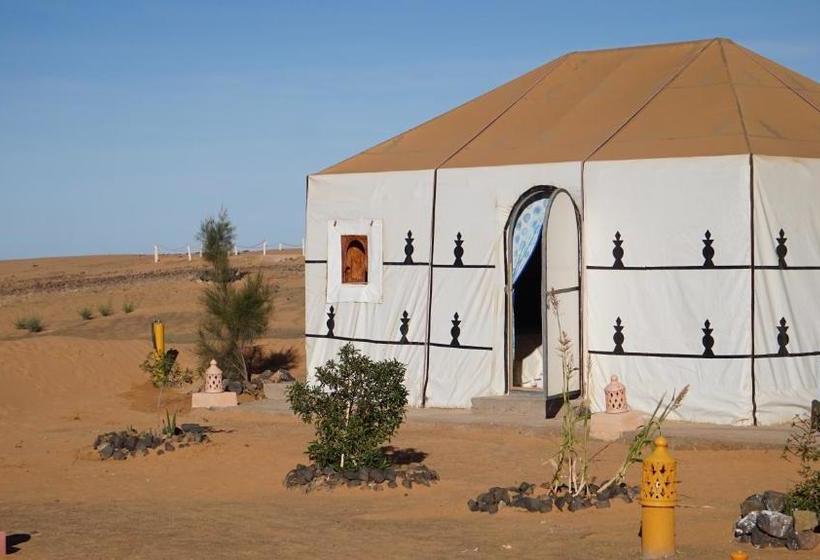 پانسیون Sleeping In A Tent In Merzouga Desert !