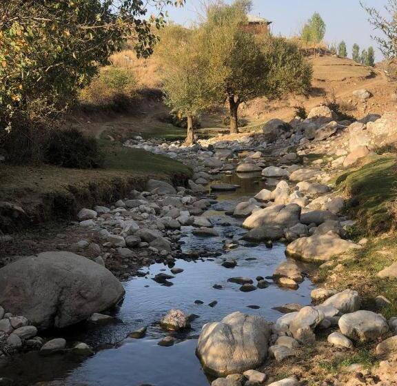 بنسيون Spring Family Guest House