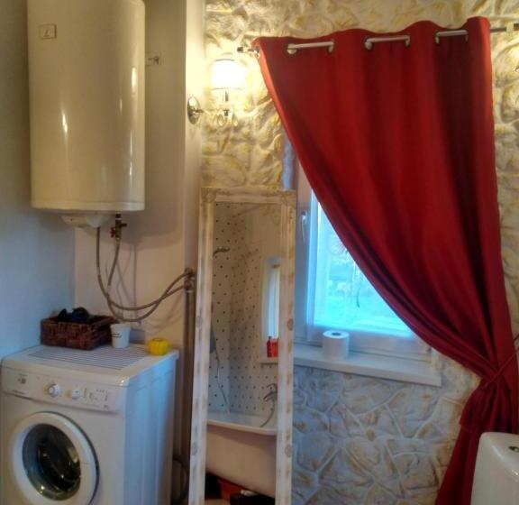 פנסיון Villa Del Grossa будинок з каміном та чаном на дровах