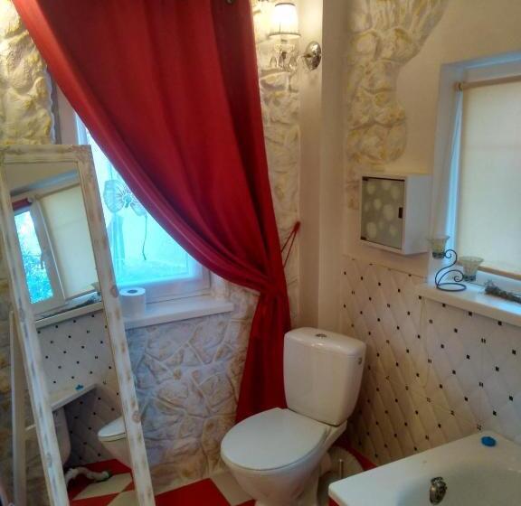 פנסיון Villa Del Grossa будинок з каміном та чаном на дровах