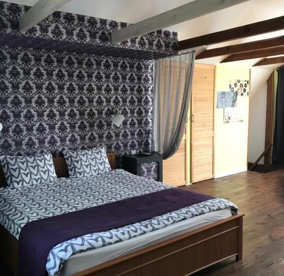 פנסיון Villa Del Grossa будинок з каміном та чаном на дровах