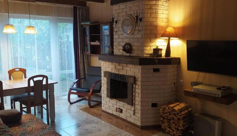 פנסיון Villa Del Grossa будинок з каміном та чаном на дровах