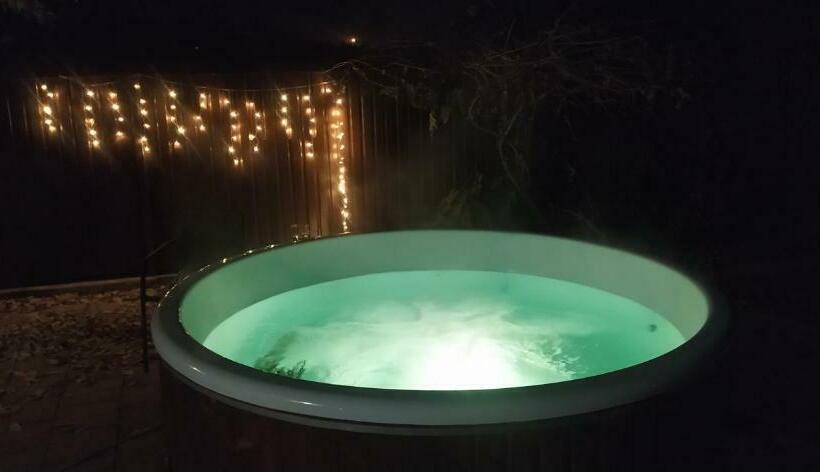 פנסיון Villa Del Grossa будинок з каміном та чаном на дровах