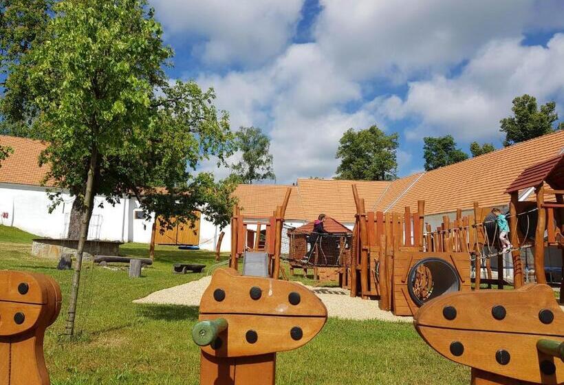 Residence Tvrz Skočice