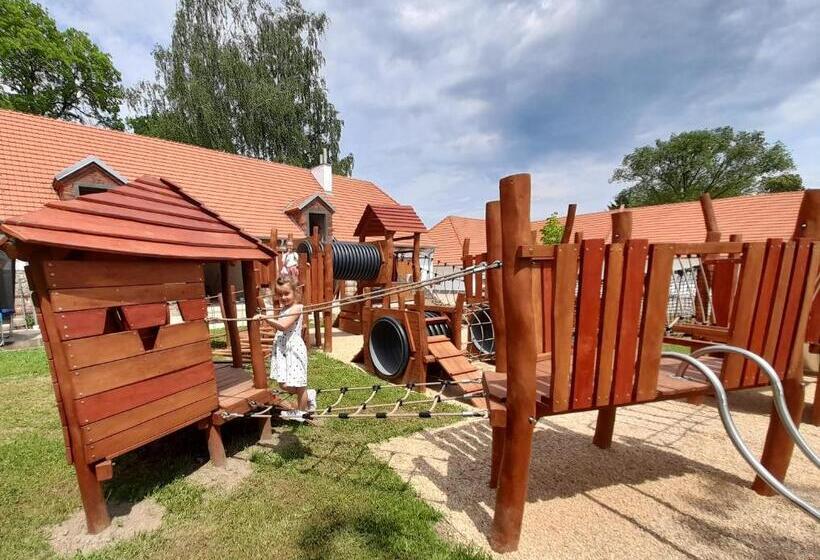 Residence Tvrz Skočice