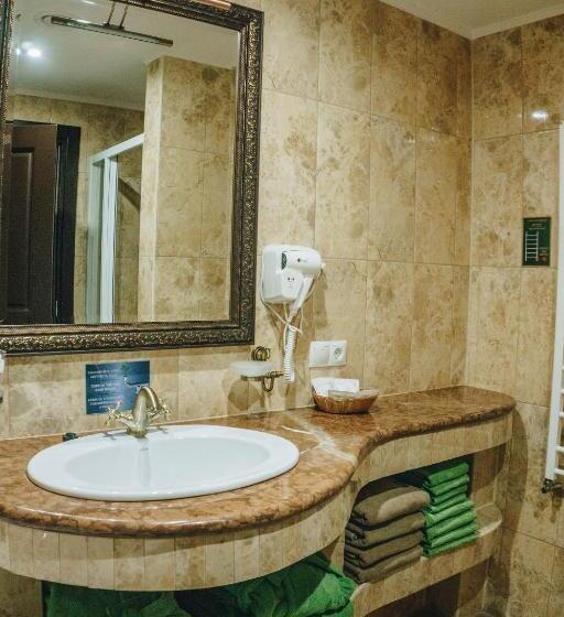 리조트 Iváncsó Birtok   термальні води косино