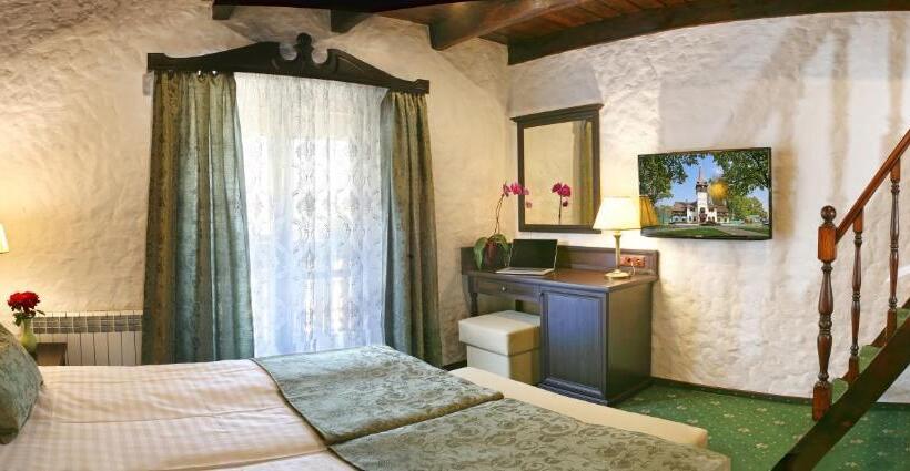 리조트 Iváncsó Birtok   термальні води косино