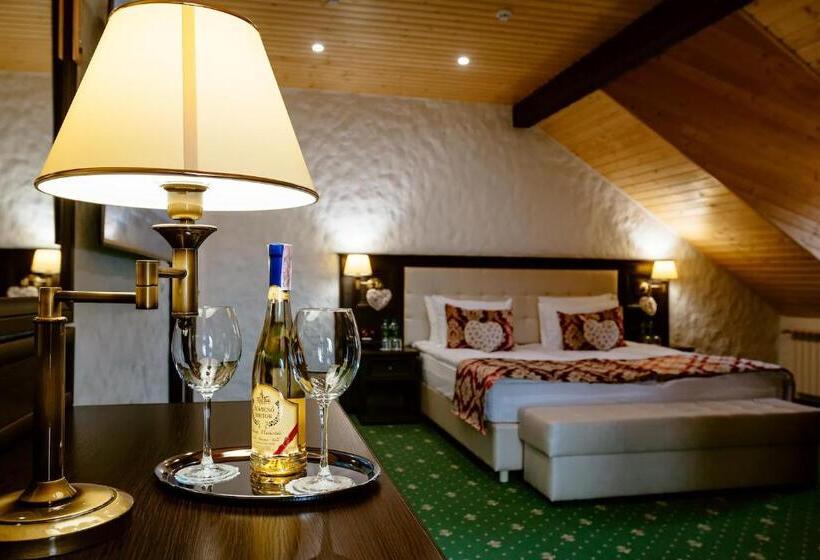 리조트 Iváncsó Birtok   термальні води косино