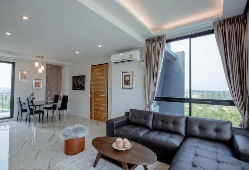 The Living Hotel Samutprakan