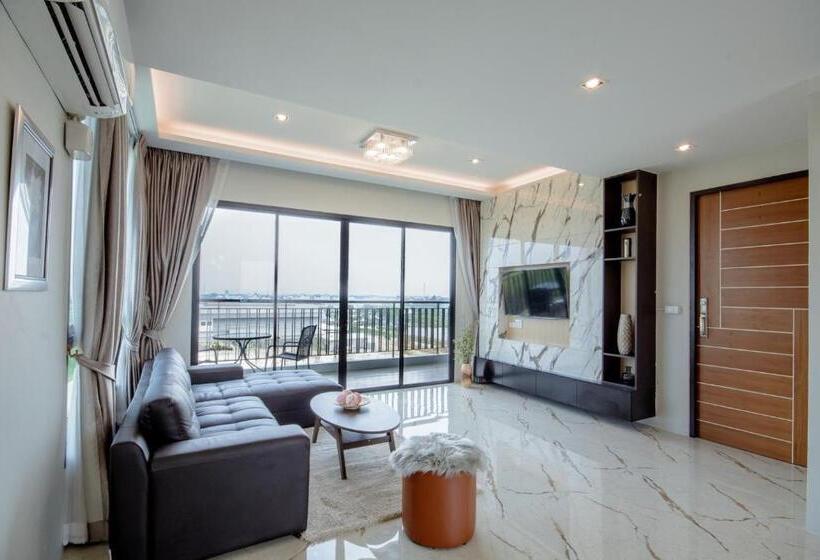 The Living Hotel Samutprakan