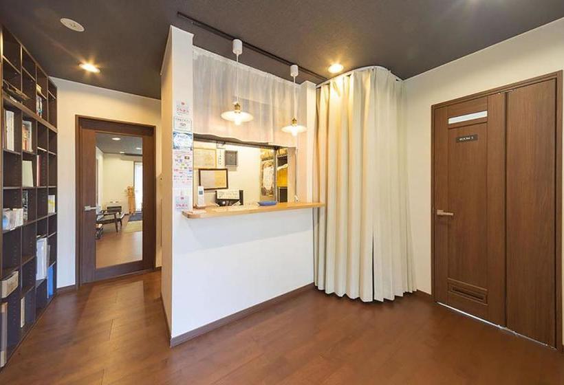 הוסטל Guesthouse Nibutani Yanto