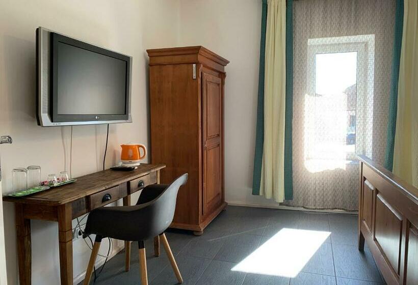 הוסטל Miller S Inn Panzió és étterem