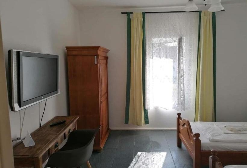 הוסטל Miller S Inn Panzió és étterem