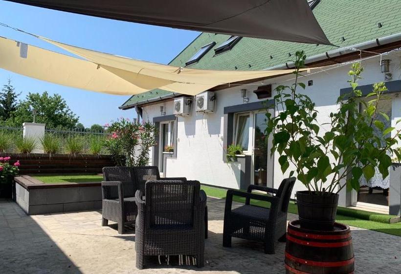 הוסטל Miller S Inn Panzió és étterem