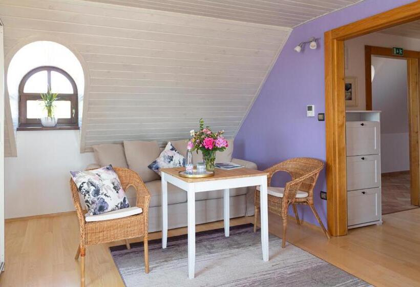 مبيت وإفطار Fiastyúk Udvarház