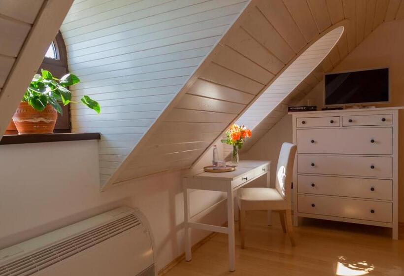 مبيت وإفطار Fiastyúk Udvarház