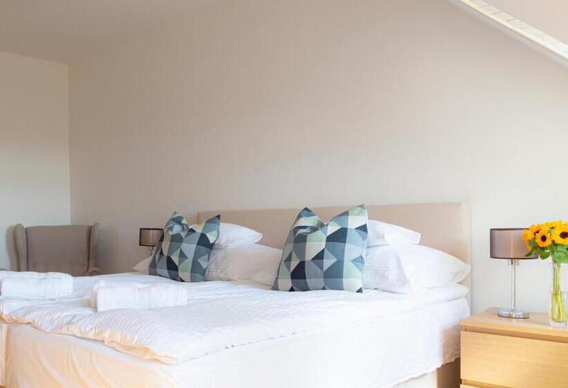 مبيت وإفطار Fiastyúk Udvarház