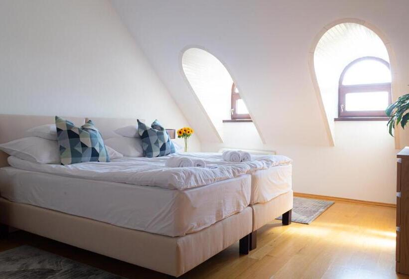 مبيت وإفطار Fiastyúk Udvarház