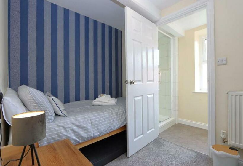 Bed and Breakfast The Little Lion Inn, Red Lion